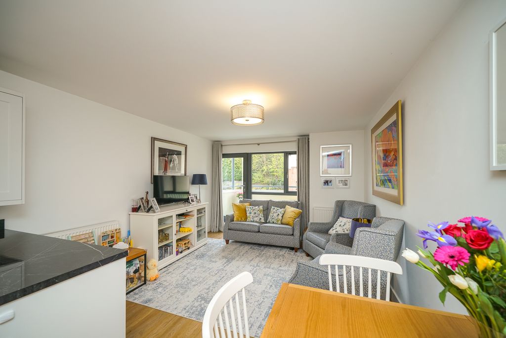 Additional image 4 of 2 bed flat for saleStag Lane, Berkhamsted HP4