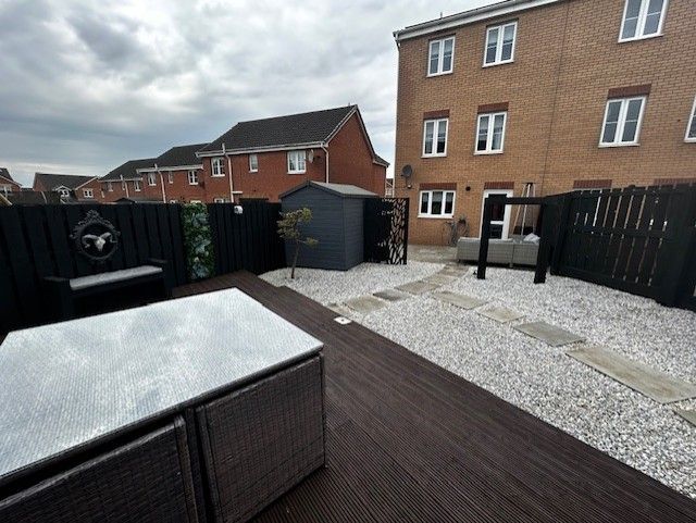 Additional image 2 of 4 bed town house for saleDalwhinnie Place, Airdrie, North Lanarkshire ML6