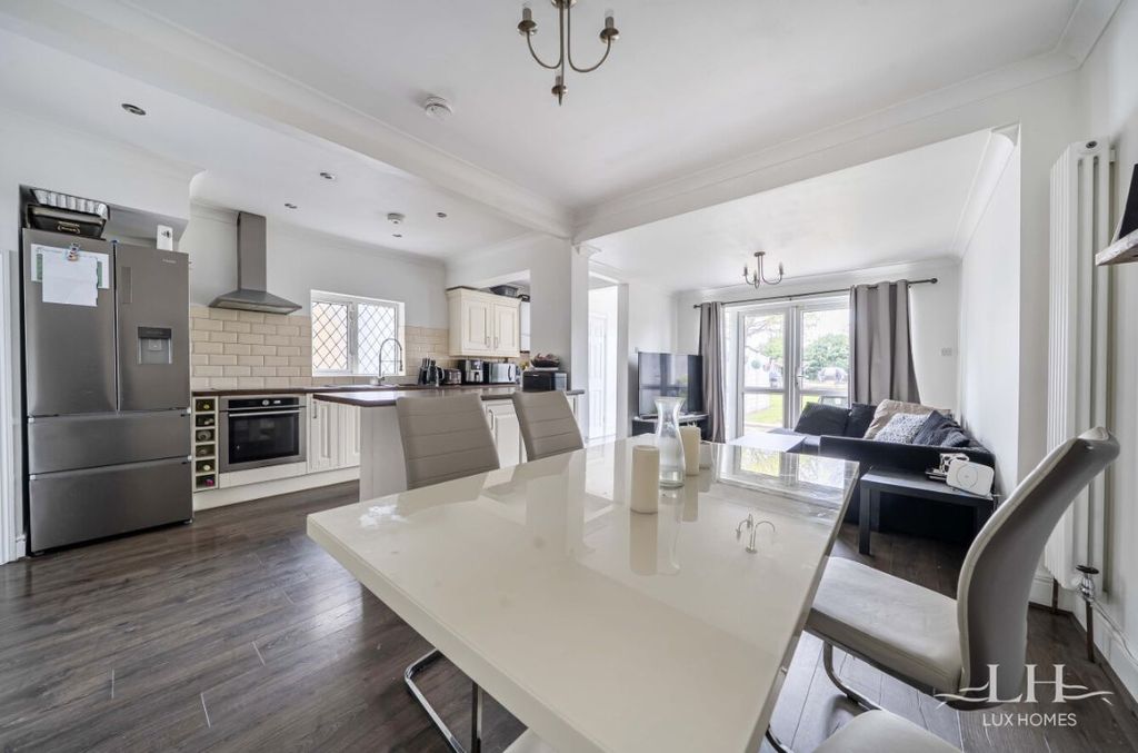 Additional image 3 of 5 bed end terrace house for saleRainsford Way, Hornchurch RM12