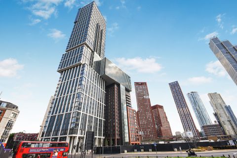 Bondway, Nine Elms SW8