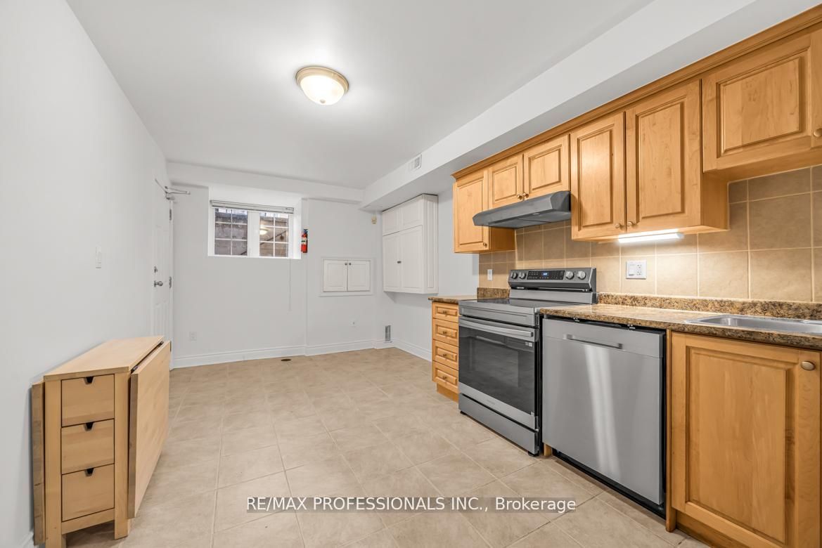 Additional image 3 of LOWER-213 Major Street, Toronto, ON, M5S 2L4