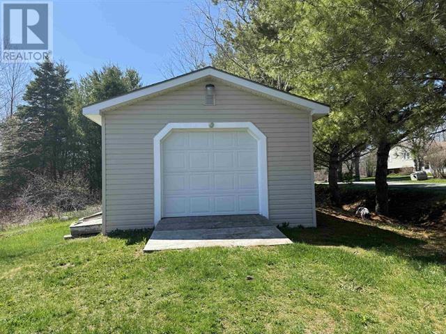 9a Chalet Crescent