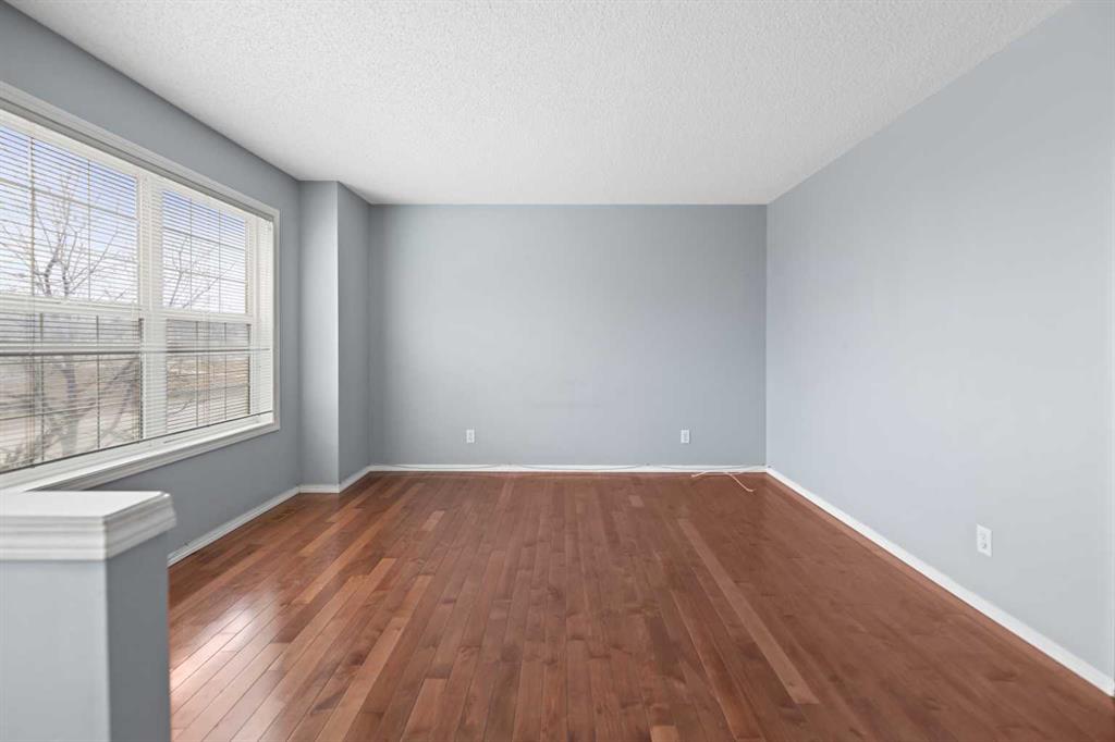 Additional image 6 of 116 Saddlebrook Common NE, Calgary, AB, T3J 5M4