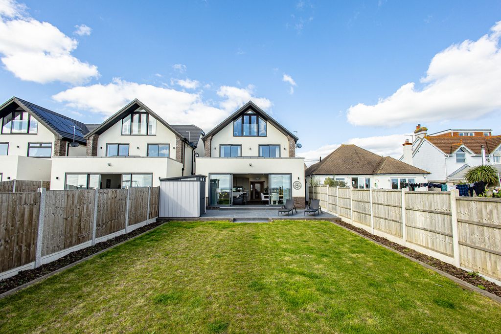 Additional image 42 of 4 bed detached house for saleCastle Road, Benfleet SS7