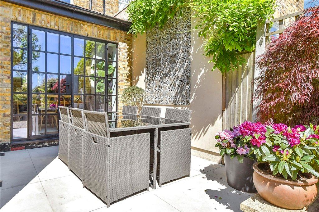 Additional image 16 of 4 bed semi-detached house for saleRussell Road, Buckhurst Hill, Essex IG9