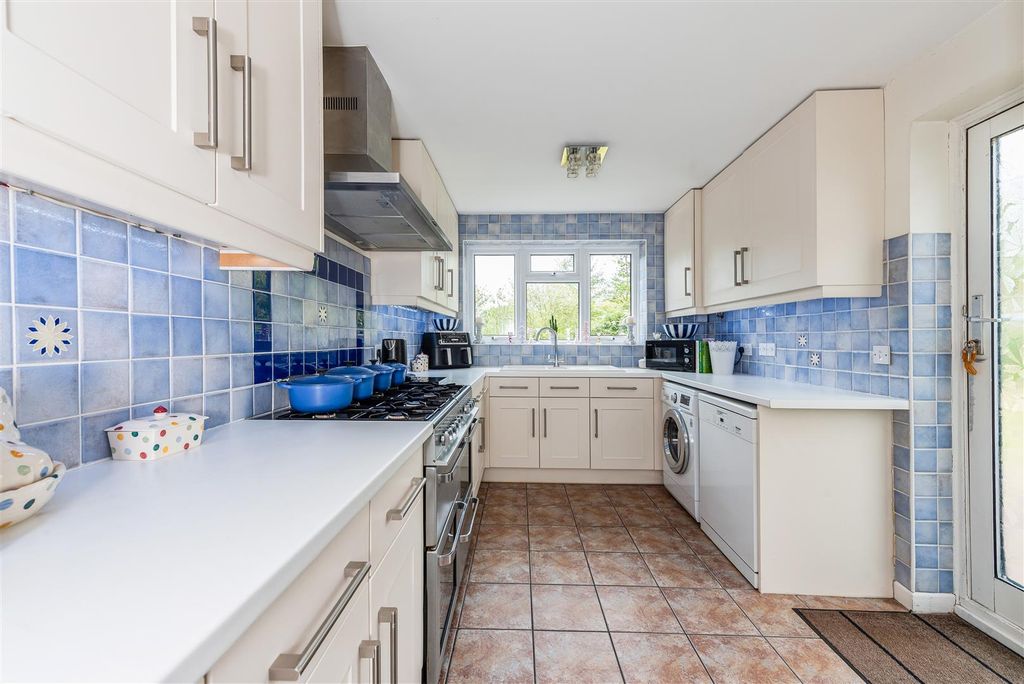 Additional image 7 of 4 bed detached house for saleSainsbury Close, Andover SP10