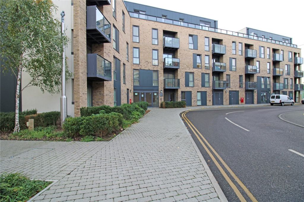 Additional image 8 of 2 bed flat for saleNewchapel House, Market Street, Addlestone, Surrey KT15