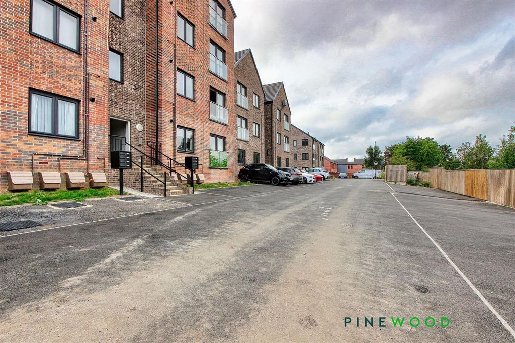 Additional image 18 of 2 bed flat for saleLaver Drive, Chesterfield S41