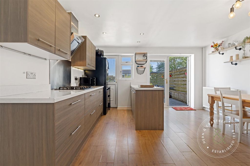 Additional image 10 of 4 bed semi-detached house for saleWell Wood Close, Cardiff CF23