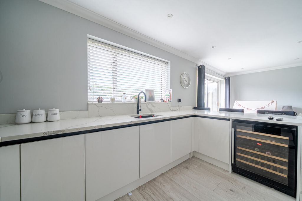 Additional image 13 of 4 bed bungalow for saleMeadow Way, Addlestone KT15