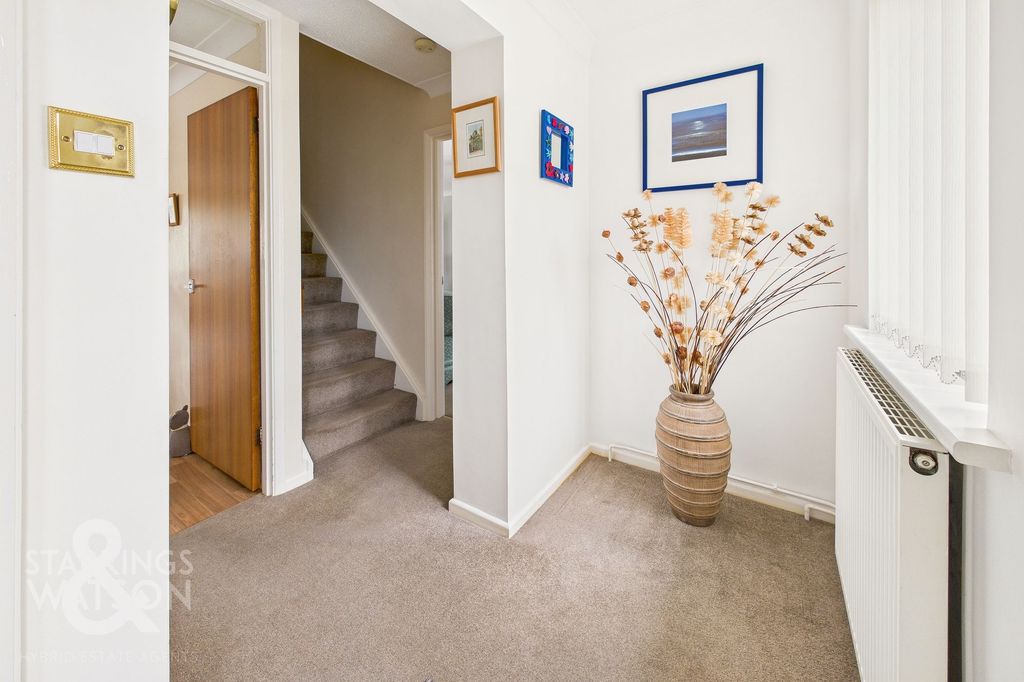 4 bed detached house for saleMessenger Close, Bungay NR35 photo 5