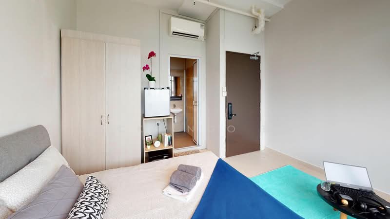Coliwoo Boon Lay ( Near NTU ) with Private Bathroom