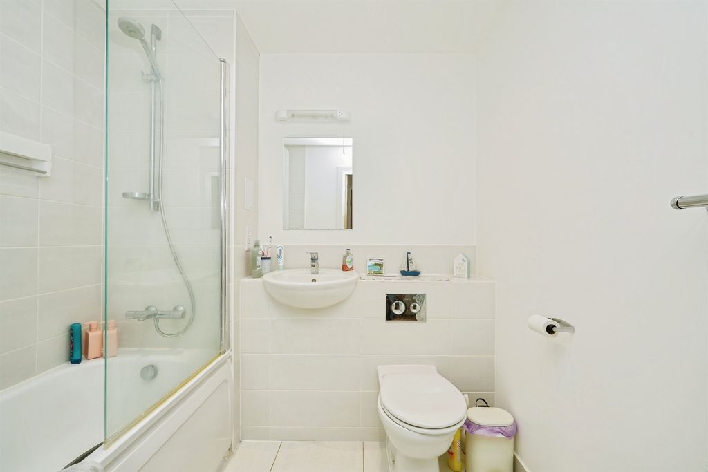 Additional image 15 of 1 bed flat for saleCharlotte Avenue, Bicester OX27
