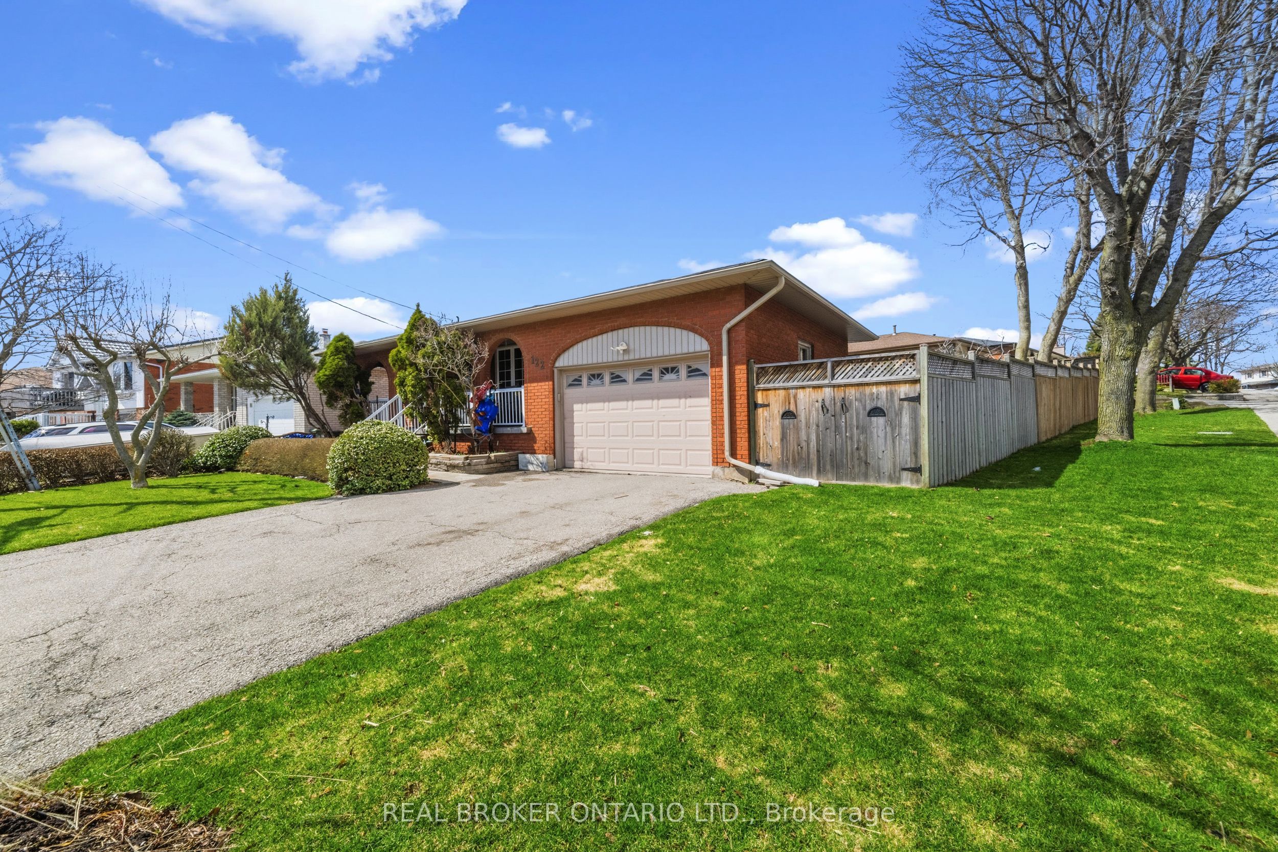 122 Green Cedar Drive, Hamilton, ON, L9C 6W6 photo 2