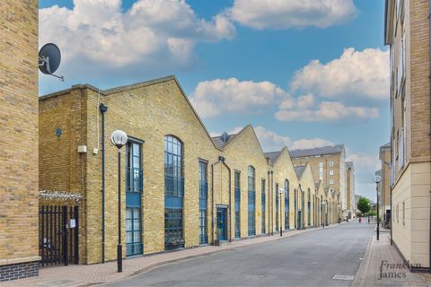 10 Millennium Drive, London E14