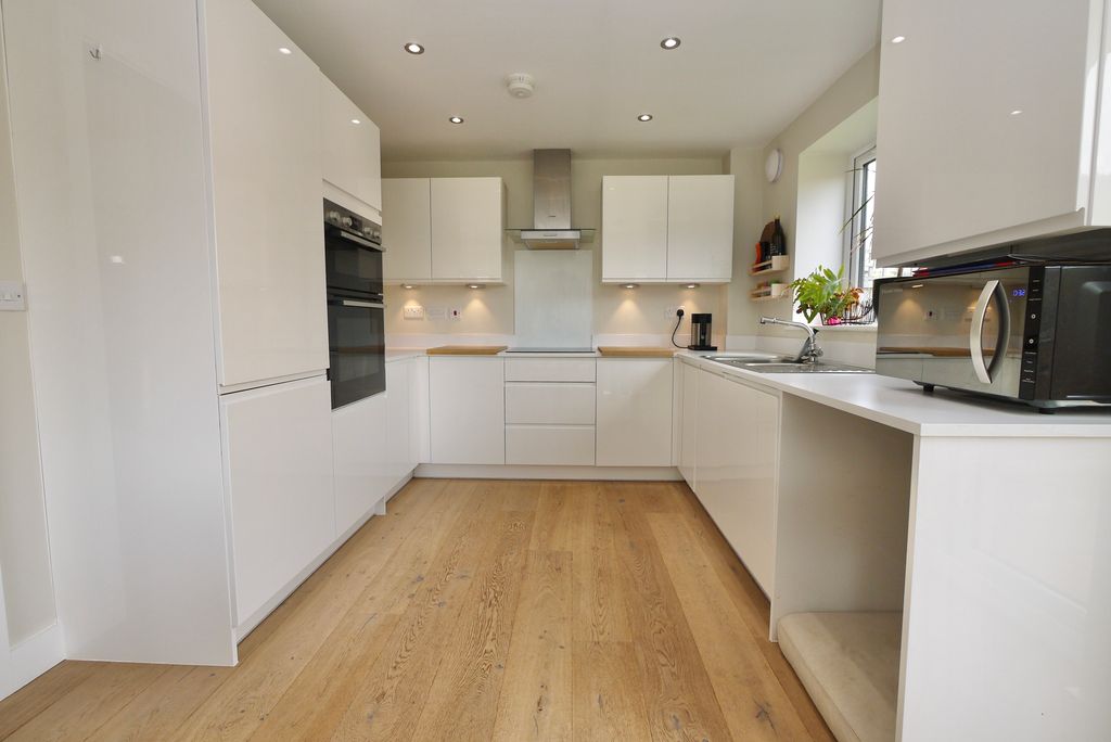 Additional image 7 of 3 bed detached house for saleSwan Road, Lakeside, Bessacarr DN4