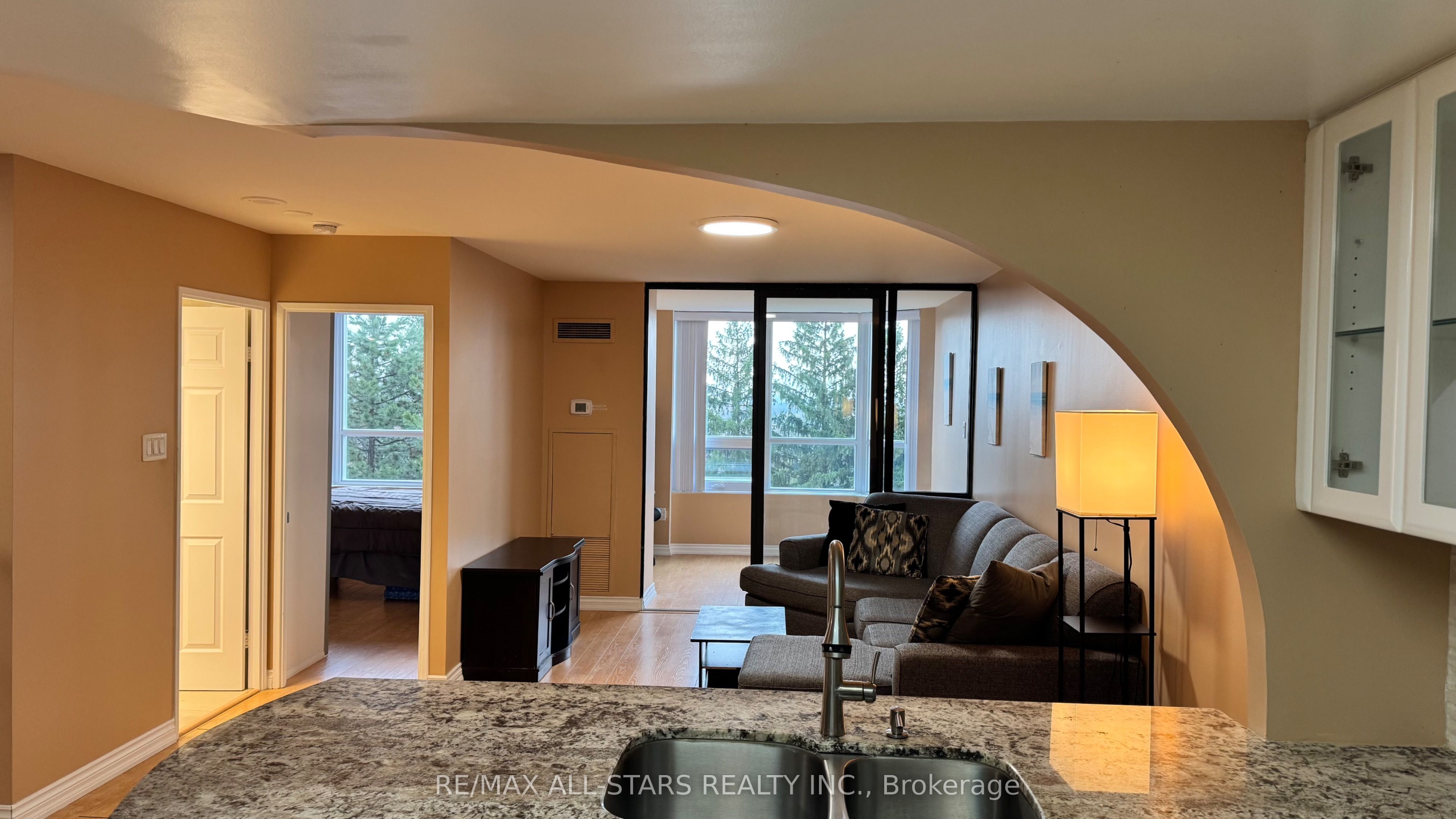 Additional image 3 of 402-7601 Bathurst Street, Vaughan, ON, L4J 4H5