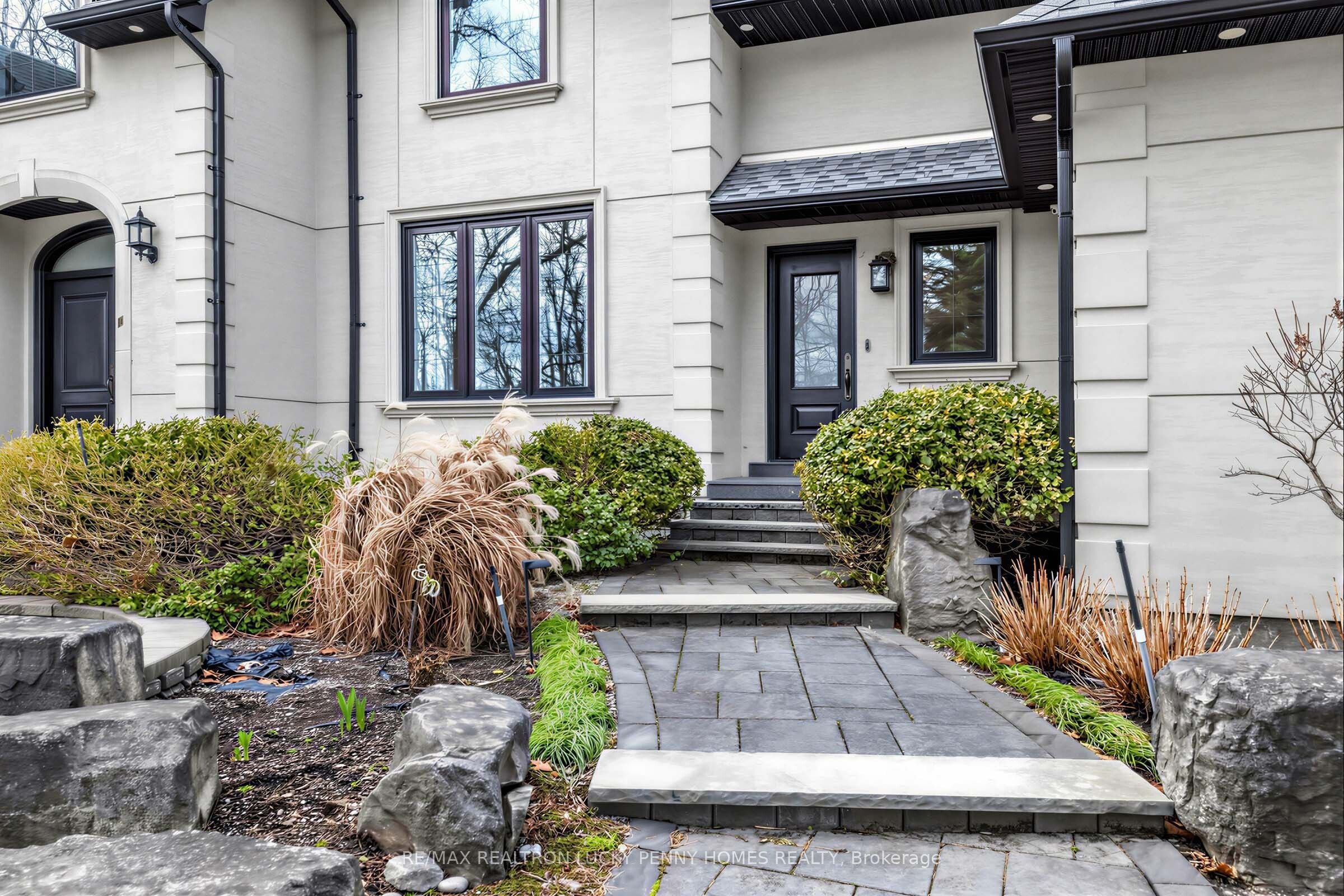 Additional image 3 of 18 Walnut Glen Place, Markham, ON, L6C 1A3