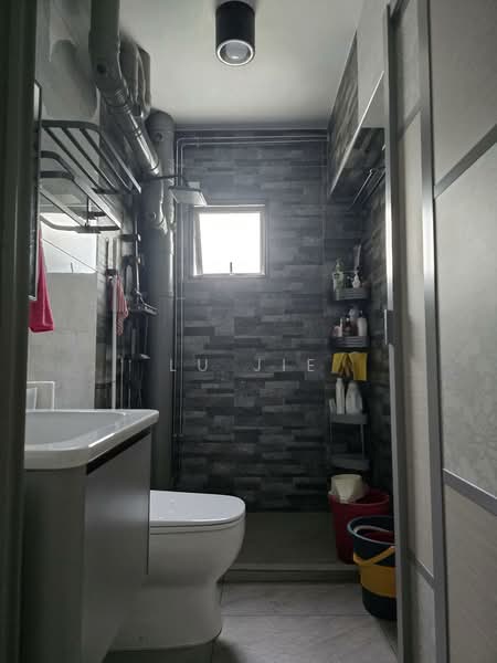 504A Montreal Drive photo 3