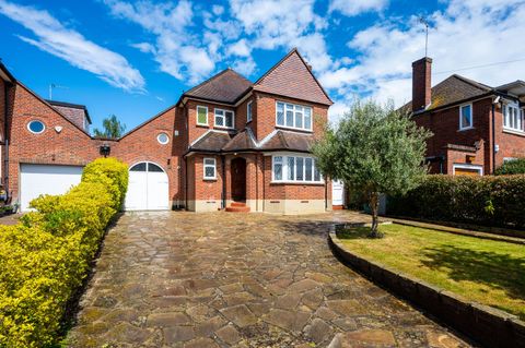 Burghley Avenue, Coombe, New Malden KT3