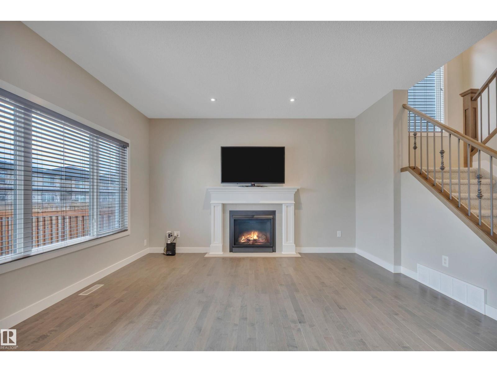 Additional image 6 of 15807 18 Avenue SW, Edmonton, AB, T6W3E7