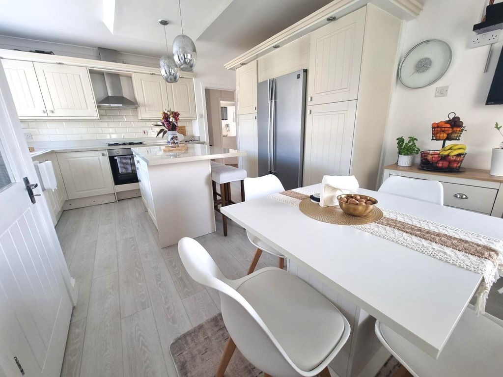 Additional image 6 of 3 bed detached bungalow for saleColcot Road, Barry CF62