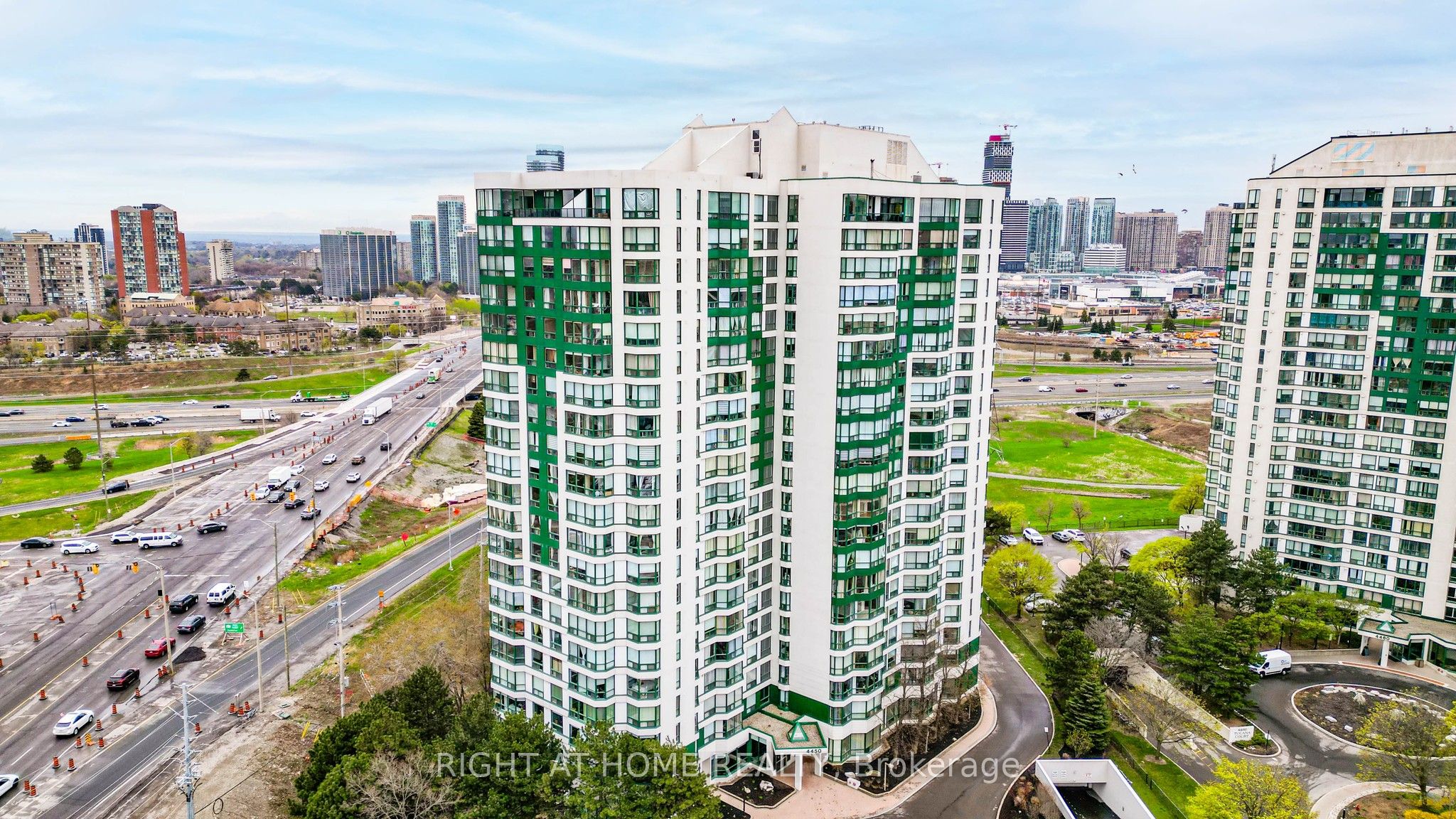 1105-4450 Tucana Court, Mississauga, ON, L5R 3R4