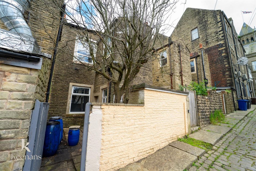 Additional image 6 of 2 bed flat for saleNew Market Street, Colne BB8