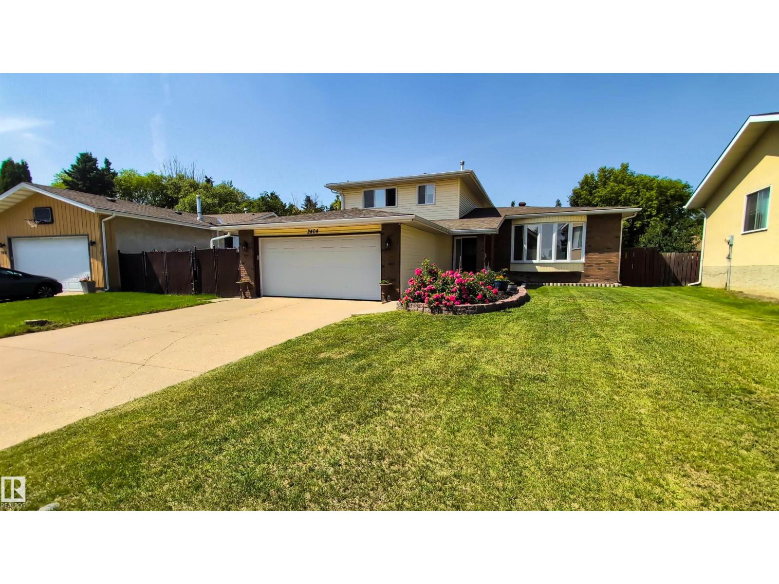 Additional image 2 of 2404 80 Street NW, Edmonton, AB, T6K3P6