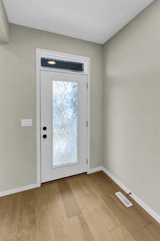 Additional image 4 of 249 Aquila Drive NW, Calgary, AB, T3R 1Y6