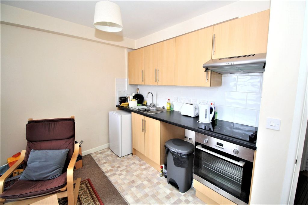 Additional image 3 of 1 bed flat for saleTurk Street, Alton, Hampshire GU34