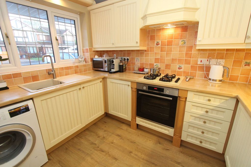 Additional image 9 of 3 bed detached house for saleFernhurst Drive, Pensnett, Brierley Hill DY5