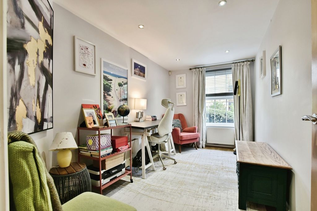 Additional image 5 of 2 bed flat for saleGeorge Street, Alderley Edge, Cheshire SK9