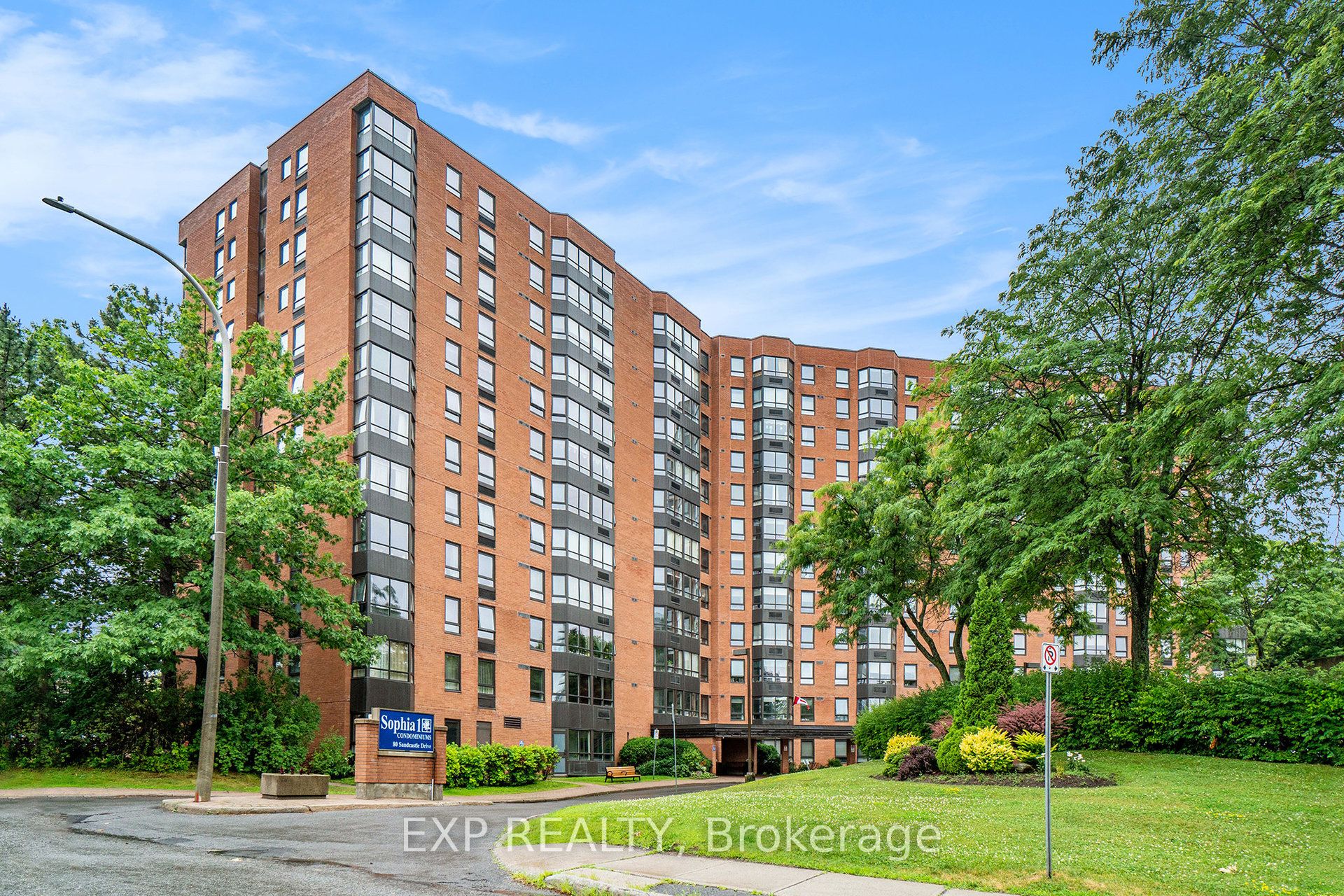 404-80 Sandcastle Drive, Ottawa, ON, K2H 9E7