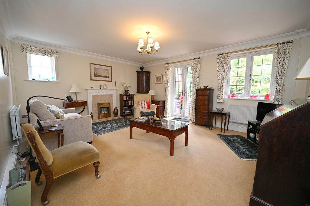 3 bed flat for salePark House, Harborne Road, Edgbaston, Birmingham B15 photo 4