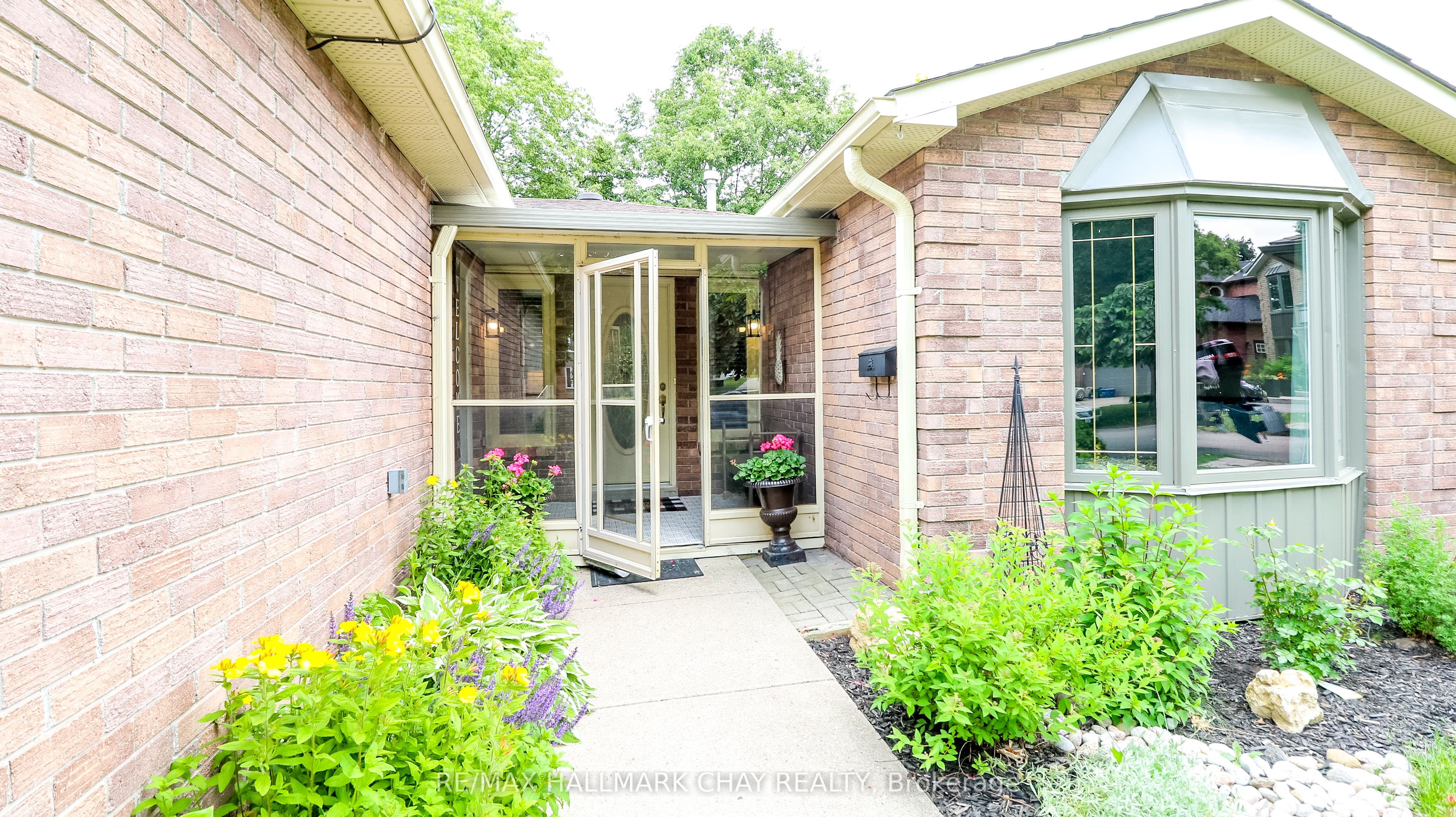 Additional image 3 of 14 Autumn Lane, Barrie, ON, L4N 6G8