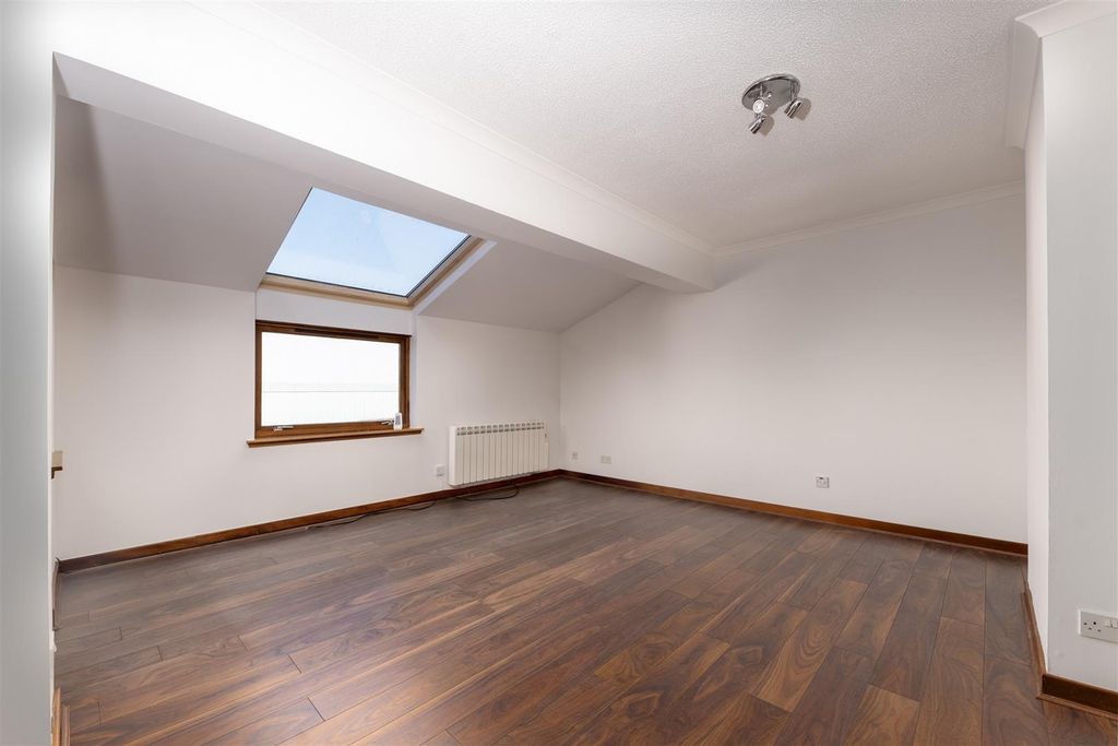 Additional image 3 of 2 bed flat for sale13 Connel Court, Ardconnel Street, Inverness IV2