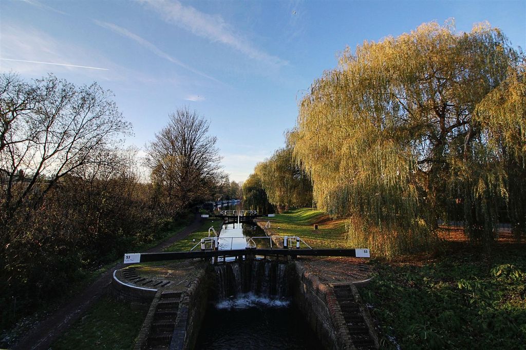 Additional image 11 of 1 bed flat for saleHigh Street, Berkhamsted HP4