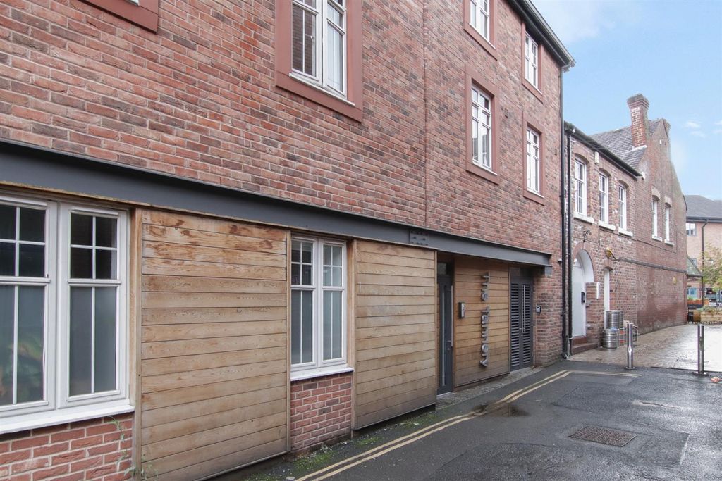 1 bed flat for saleBack Grafton Street, Altrincham WA14