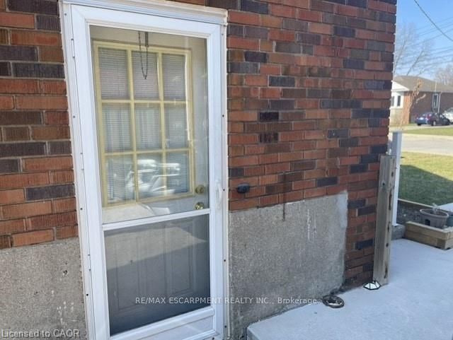 Lower-255 East 34th Street, Hamilton, ON, L8V 3W8 photo 2