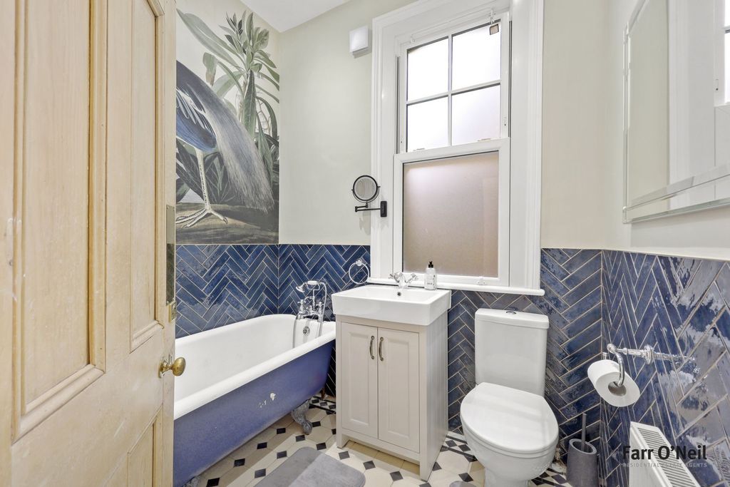 Additional image 24 of 4 bed semi-detached house for saleRussell Road, Buckhurst Hill IG9