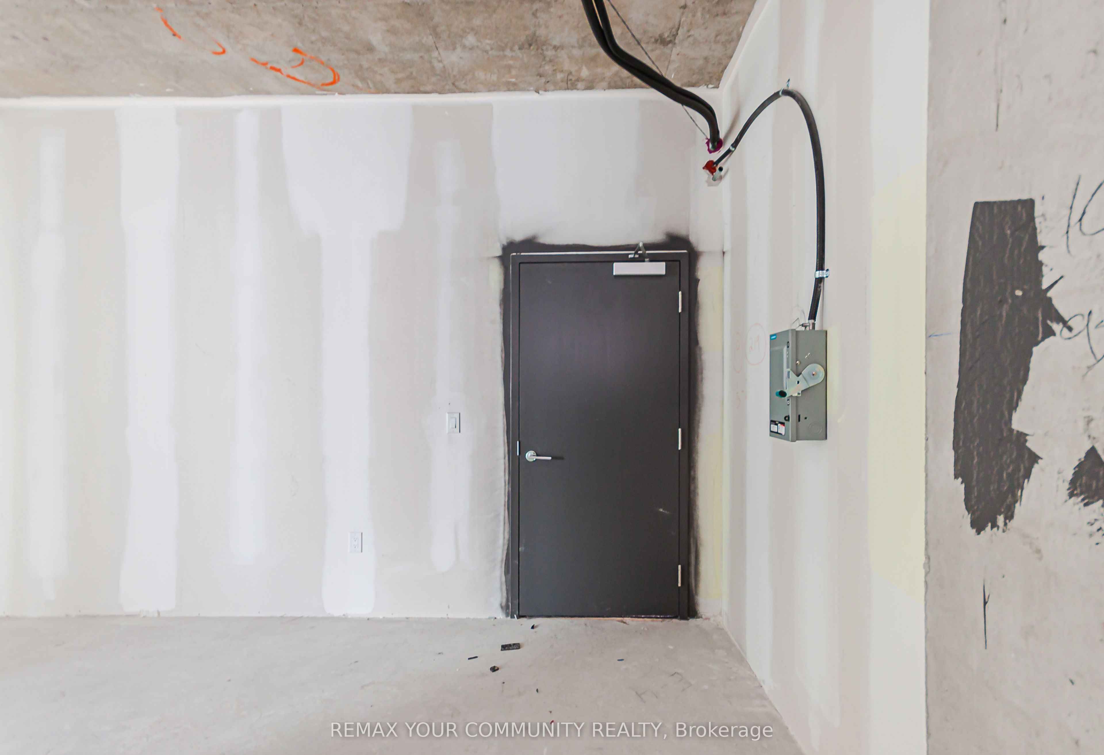 Additional image 3 of 219-600 Dixon Road, Toronto, ON, M9W 1J1