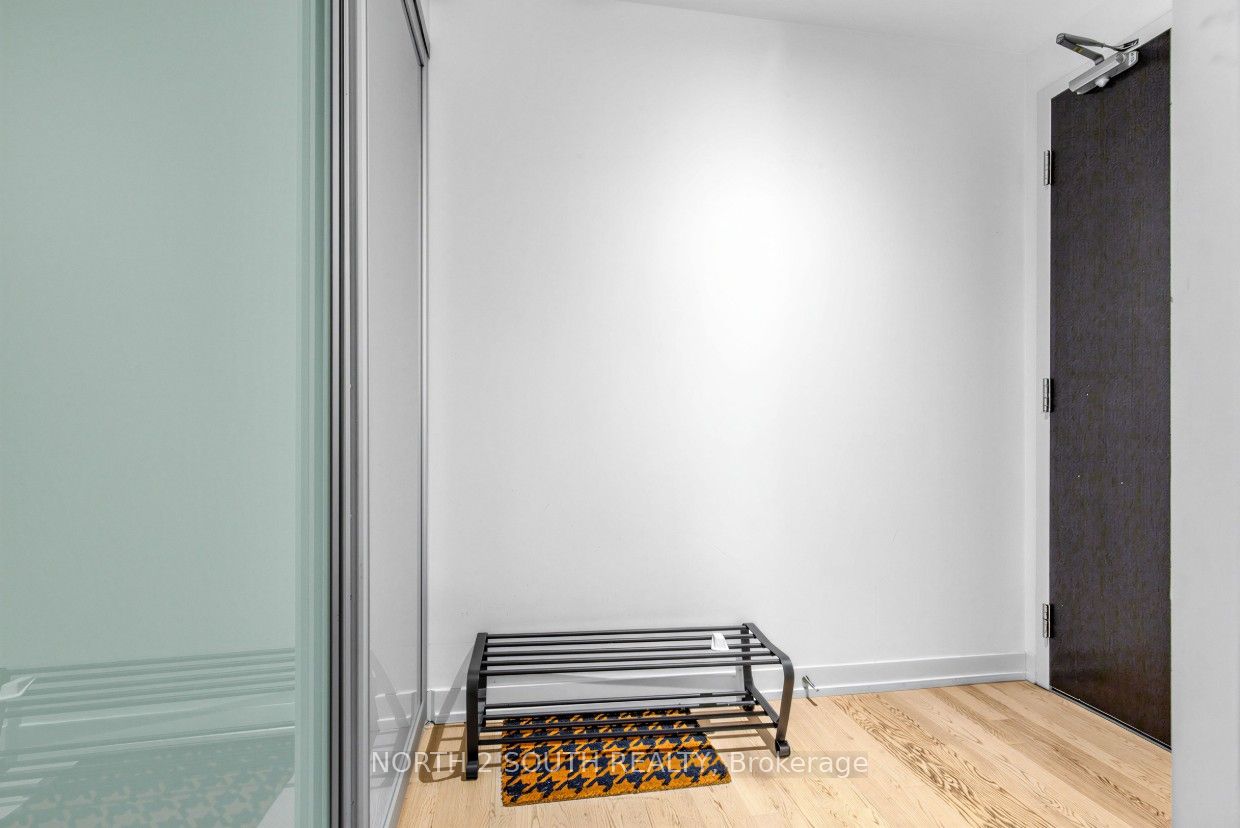 Additional image 2 of 225-95 Bathurst Street, Toronto, ON, M5V 0H7