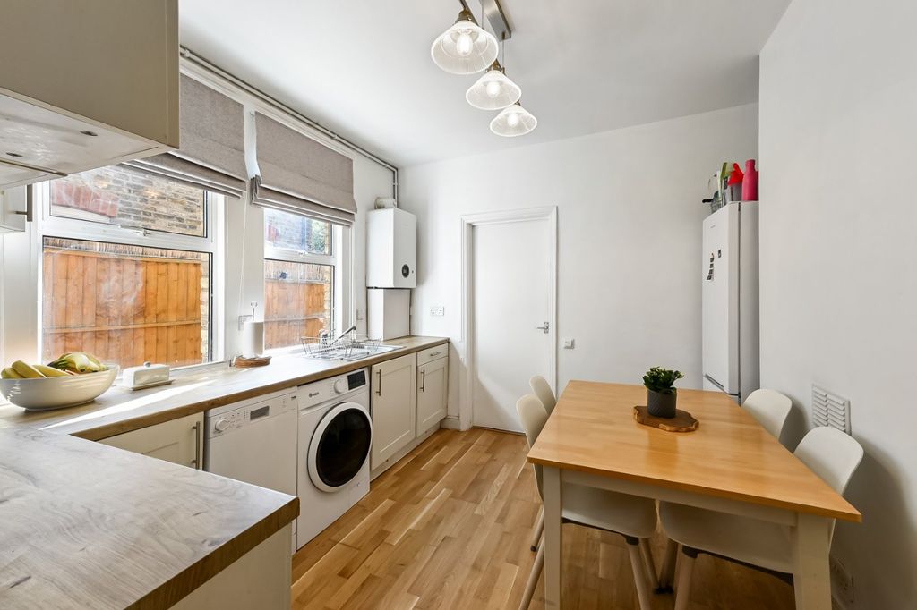 Additional image 3 of 1 bed flat for saleBlandford Road, Beckenham BR3