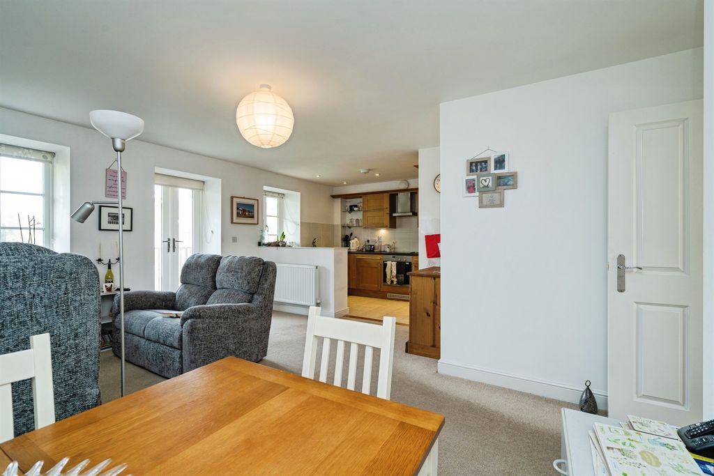 Additional image 5 of 2 bed flat for salePirnhow Street, Ditchingham, Bungay NR35