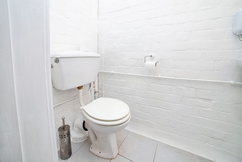 Additional image 5 of 2 bed flat for saleNottingham Road, Somercotes, Alfreton, Derbyshire DE55