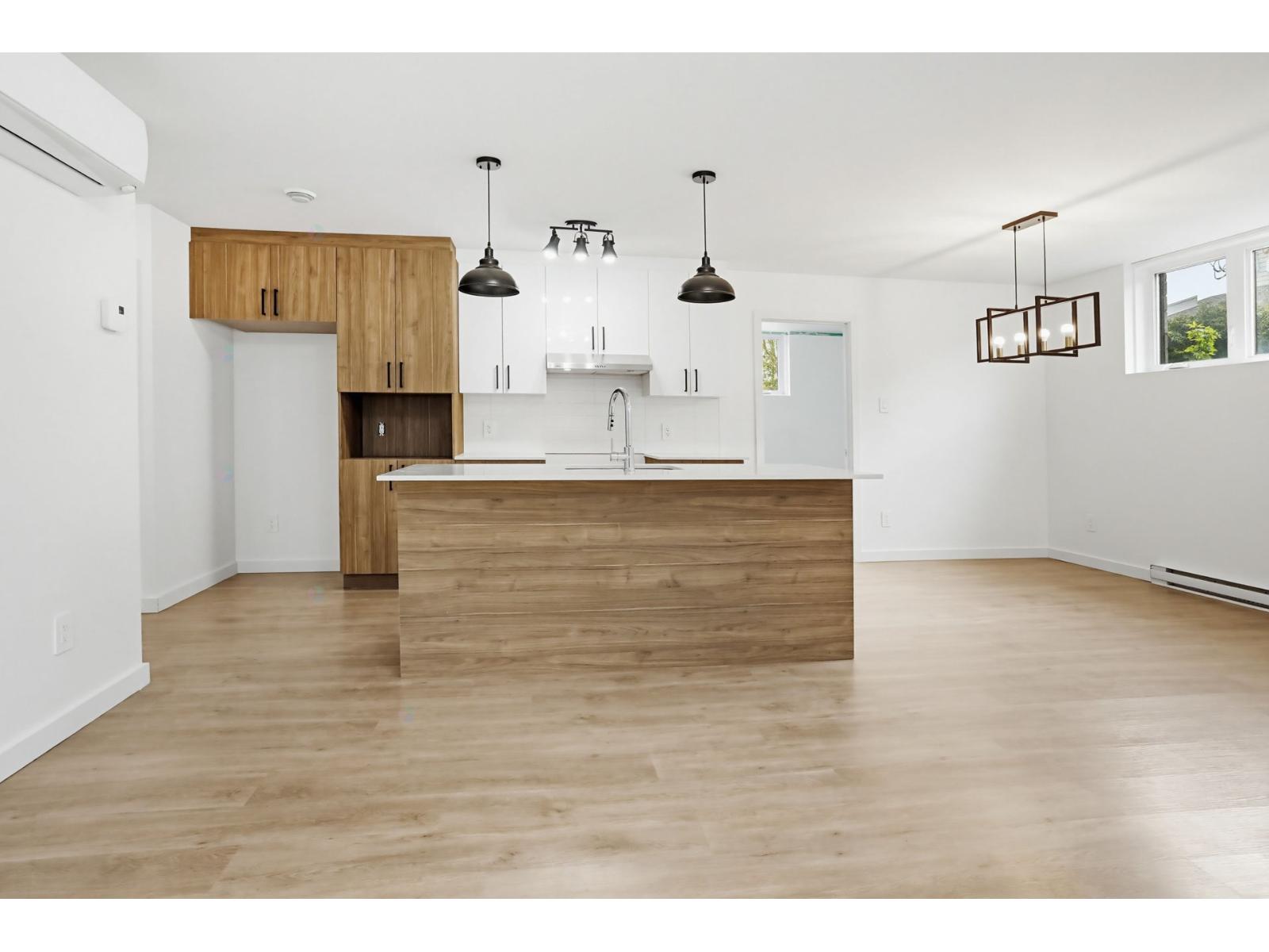 803 Rue St-Isidore