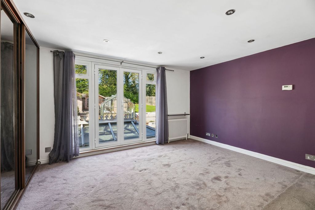 Additional image 14 of 5 bed semi-detached bungalow for saleSt Georges Drive, Carpenders Park, Watford WD19