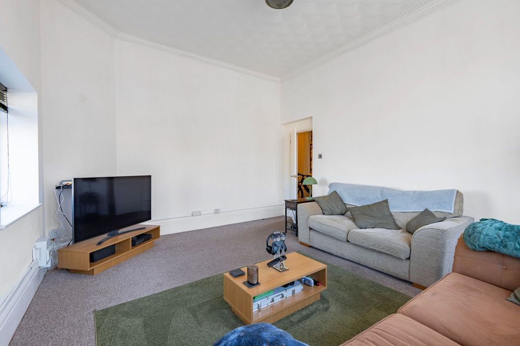 Additional image 2 of 1 bed flat for saleKirkley Cliff Road, Lowestoft NR33