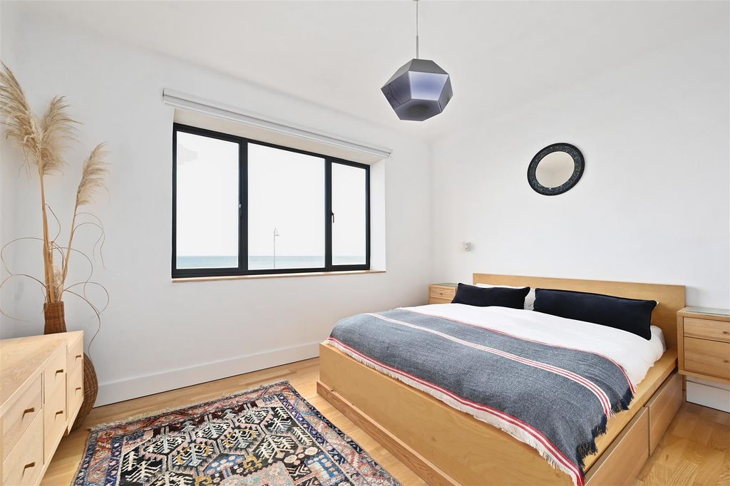 Additional image 8 of 3 bed flat for saleDe La Warr Parade, Bexhill-On-Sea TN40